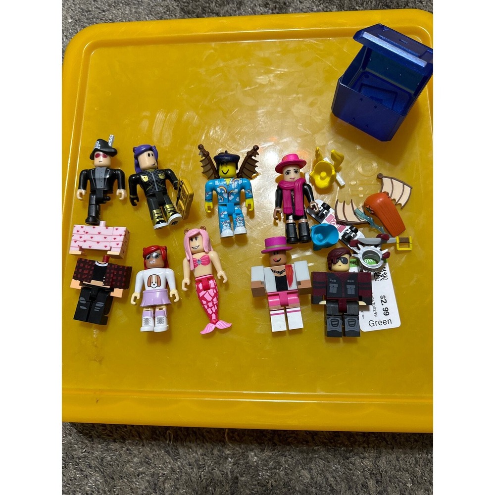 Roblox Figures 7‎ figures and multi accessories